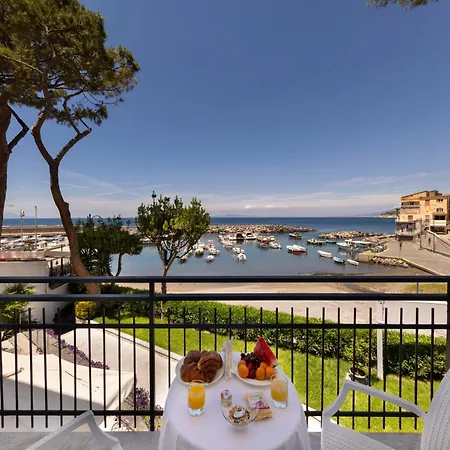 Sea Breeze * Massa Lubrense