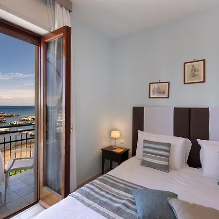 Sea Breeze * Massa Lubrense