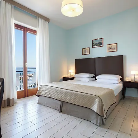 Sea Breeze * Massa Lubrense